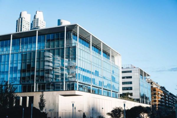 樓宇自控係統，大型建築，智能化控製，節能管理，舒適性提升